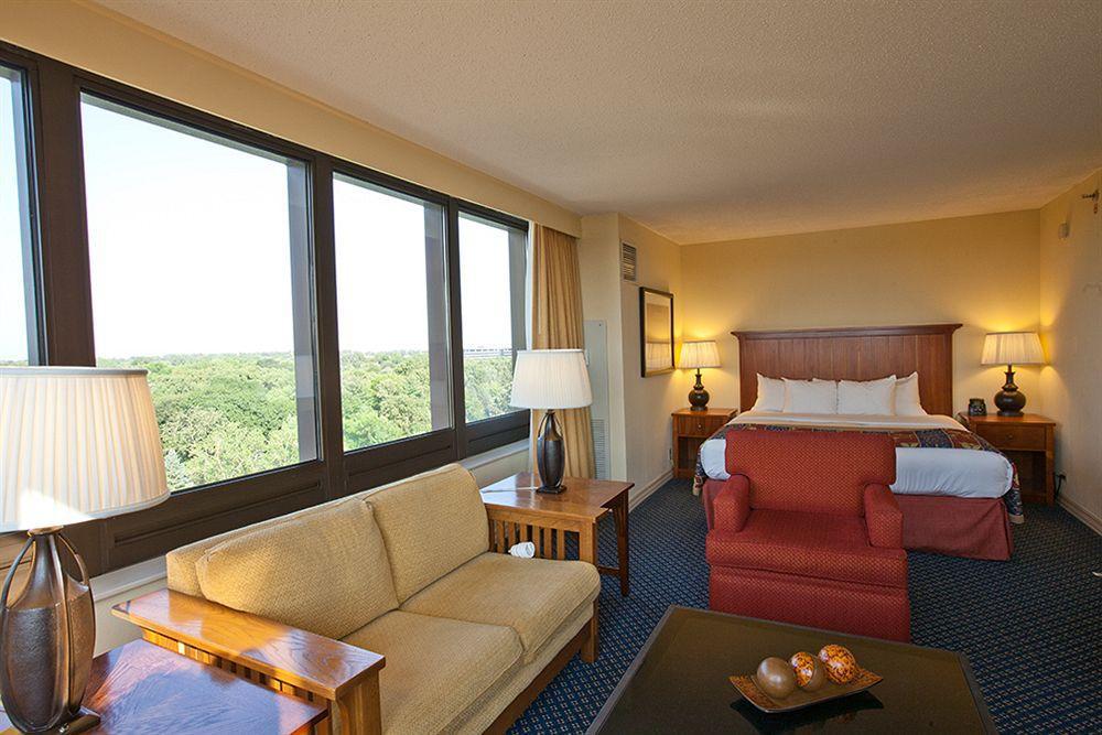 Hotel Doubletree By Hilton Chicago - Oak Brook Extérieur photo