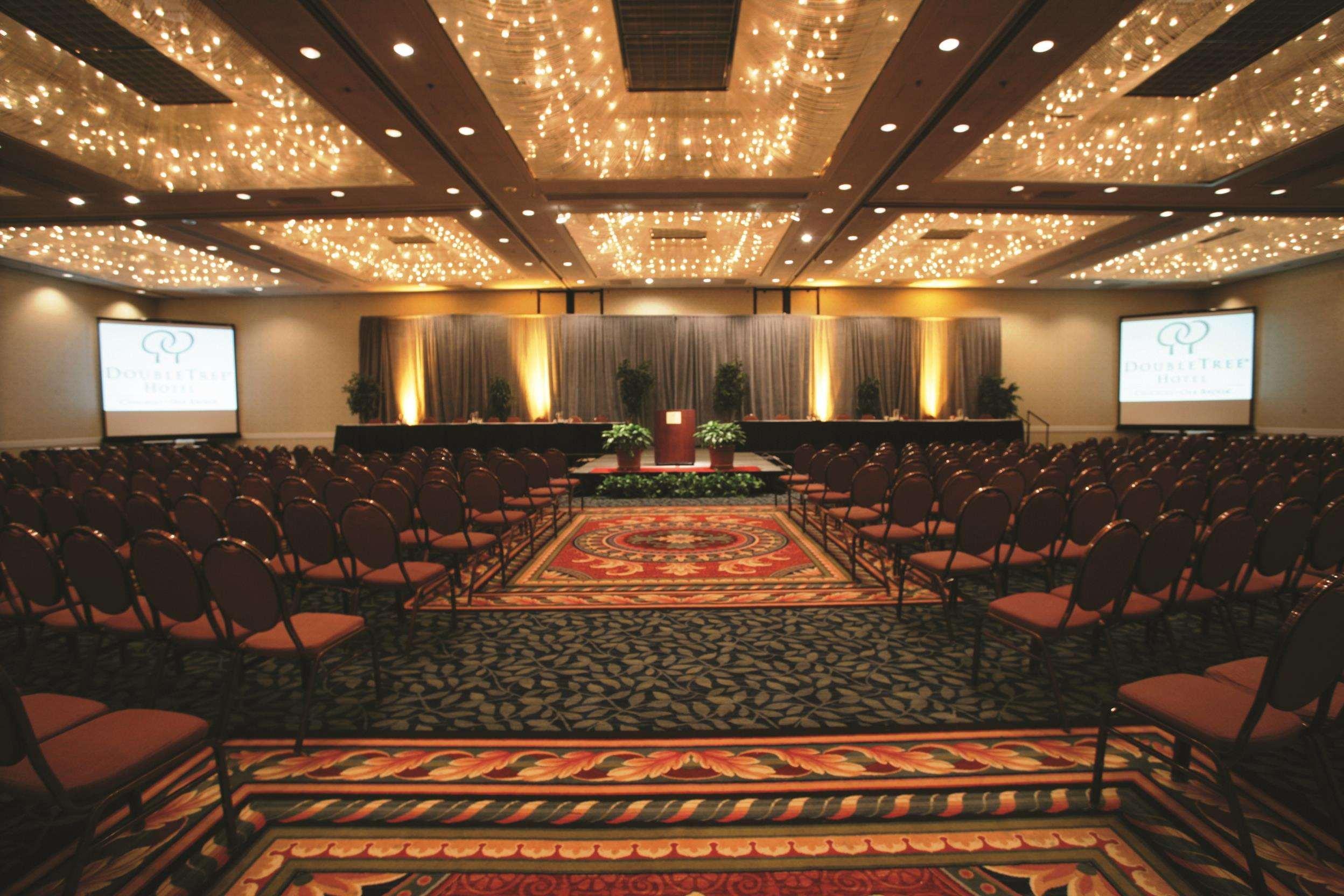 Hotel Doubletree By Hilton Chicago - Oak Brook Extérieur photo