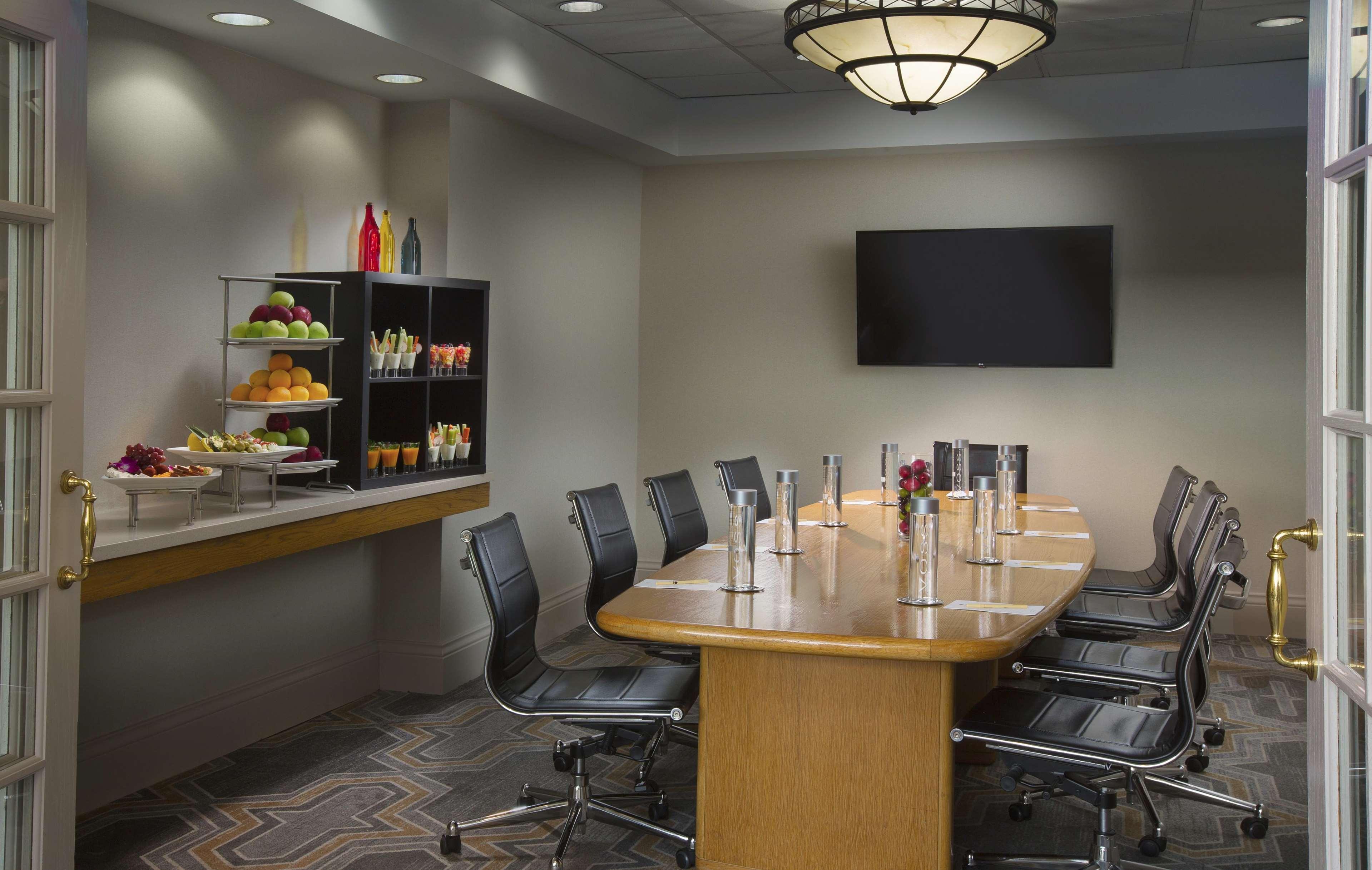 Hotel Doubletree By Hilton Chicago - Oak Brook Extérieur photo