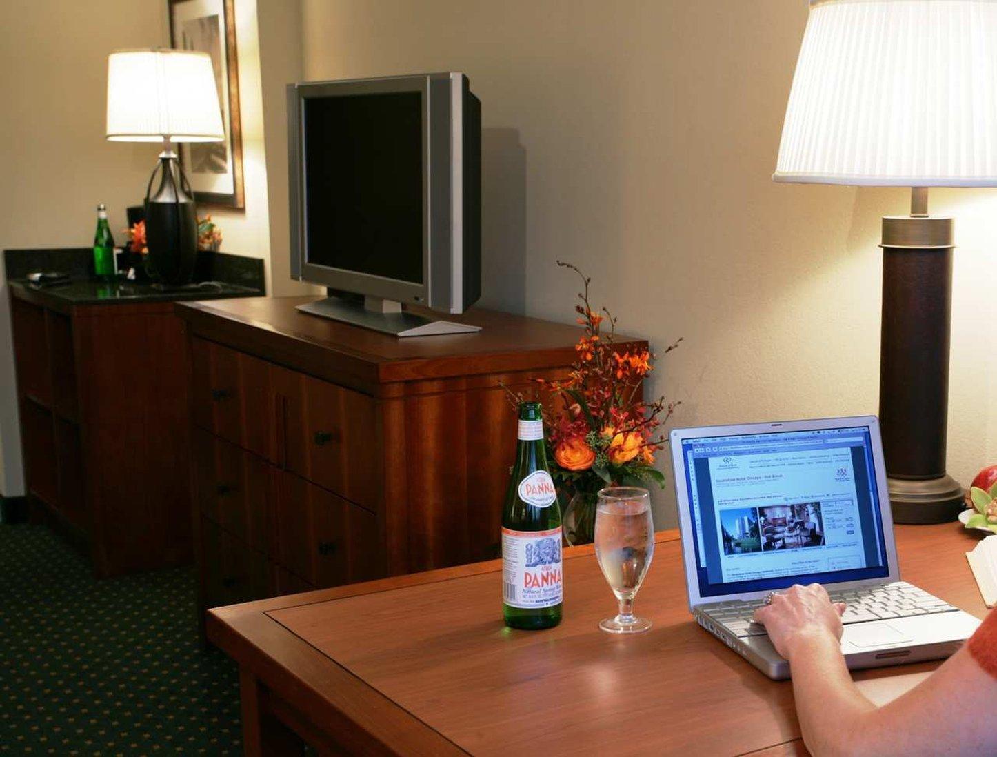 Hotel Doubletree By Hilton Chicago - Oak Brook Extérieur photo