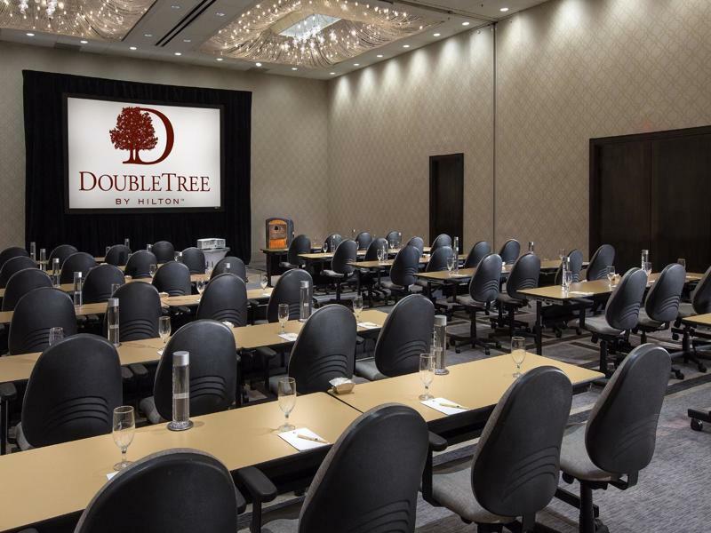 Hotel Doubletree By Hilton Chicago - Oak Brook Extérieur photo