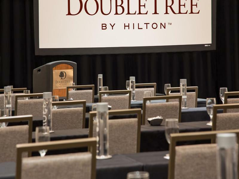 Hotel Doubletree By Hilton Chicago - Oak Brook Extérieur photo